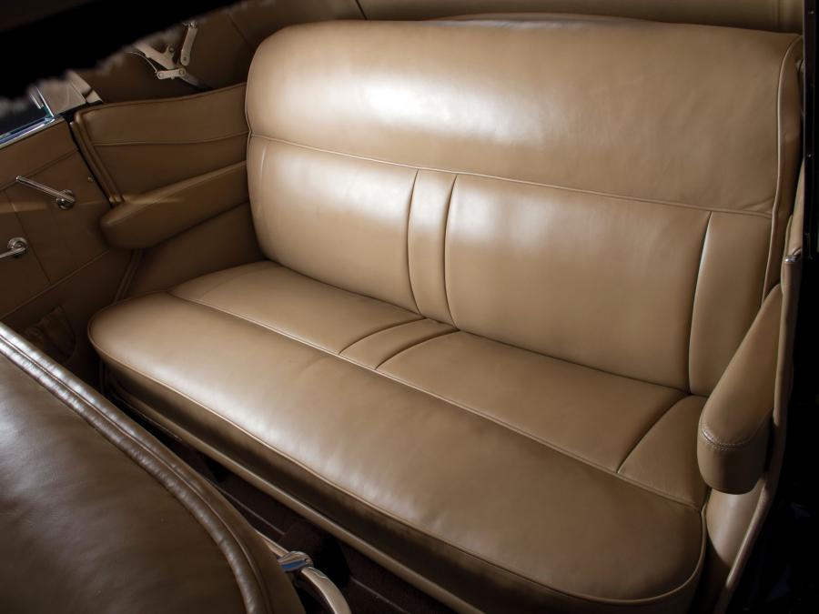 Интерьер Auburn 852 SC Dual Ratio Phaeton 1936 года  (фото 14 из 15)